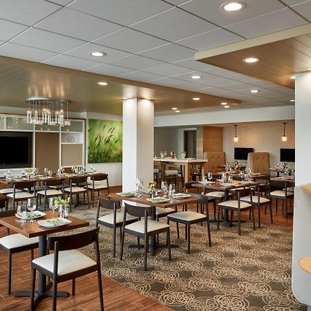 Holiday Inn Alexandria At Carlyle By Ihg Extérieur photo