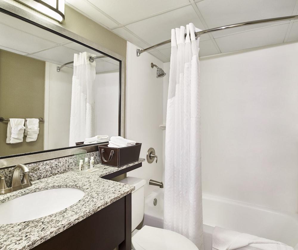 Holiday Inn Alexandria At Carlyle By Ihg Extérieur photo
