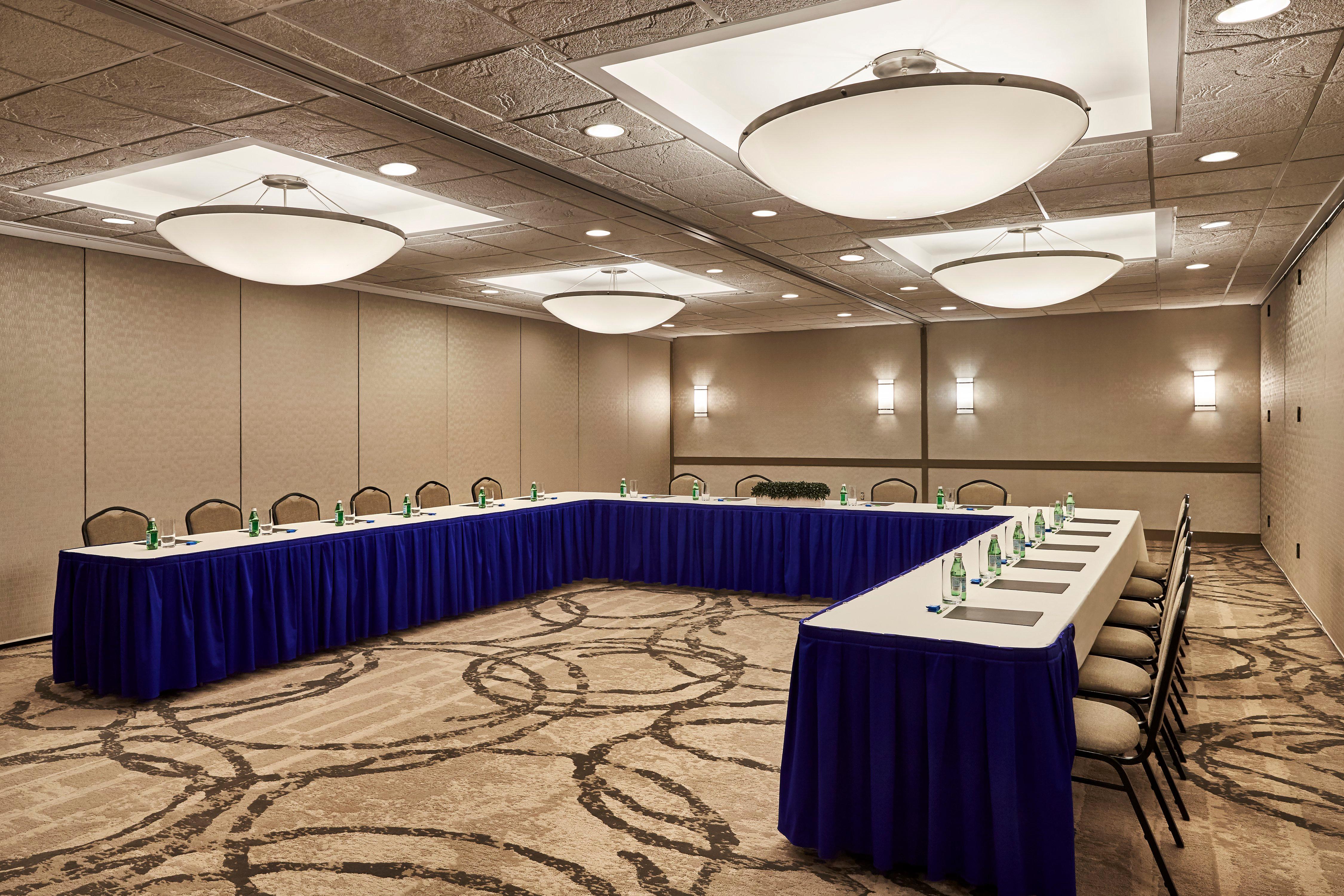 Holiday Inn Alexandria At Carlyle By Ihg Extérieur photo