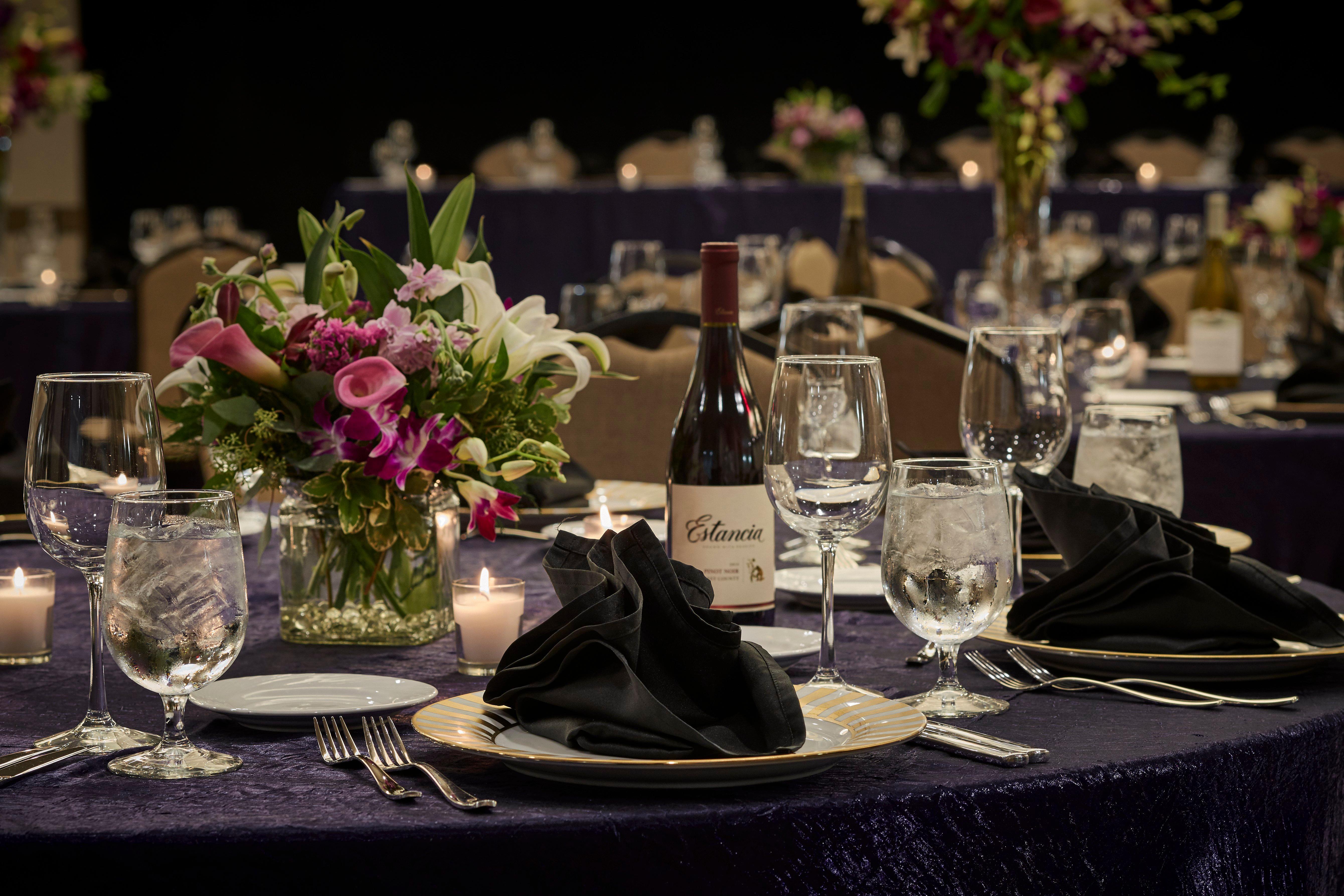 Holiday Inn Alexandria At Carlyle By Ihg Extérieur photo