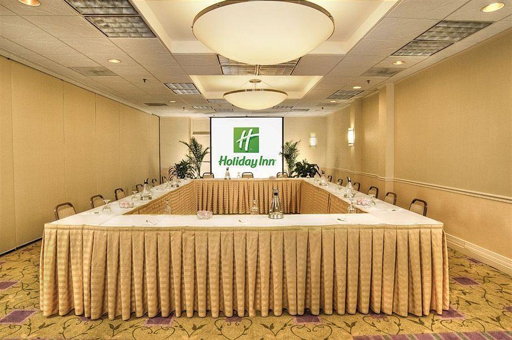 Holiday Inn Alexandria At Carlyle By Ihg Extérieur photo