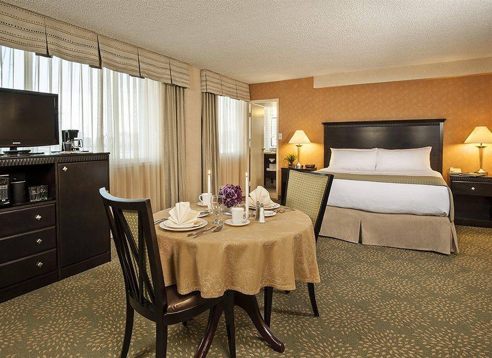 Holiday Inn Alexandria At Carlyle By Ihg Extérieur photo