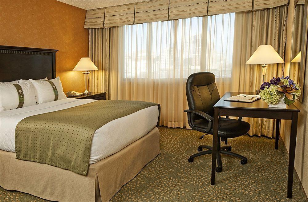 Holiday Inn Alexandria At Carlyle By Ihg Extérieur photo